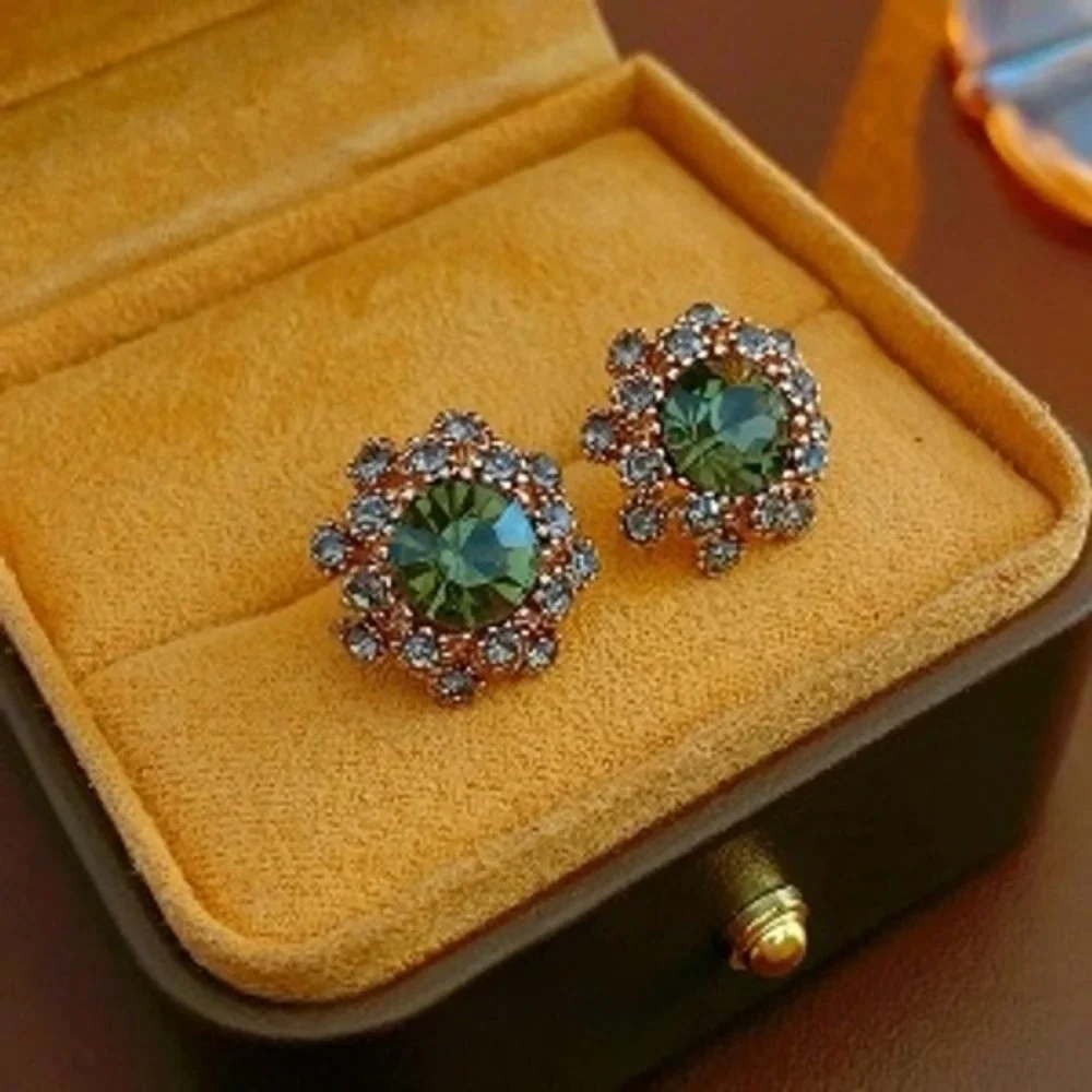 Sparkling Green Crystal Flower Stud Earrings Gold Tone‎ Women's Jewelry